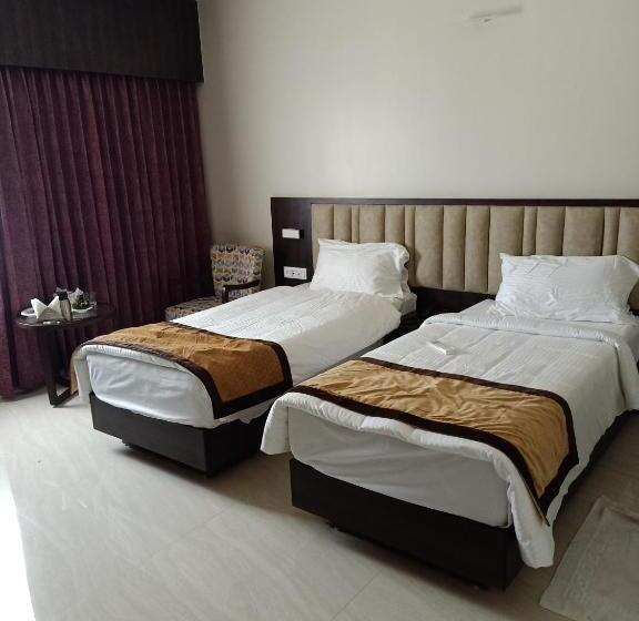 חדר דלוקס, The Hotel Celebration