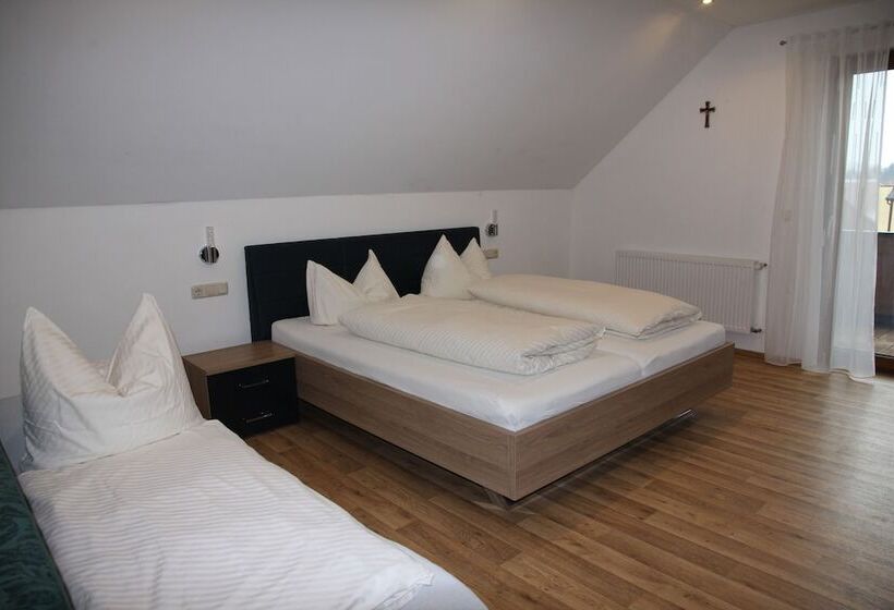 Номер Стандарт Трехместный, Ute S Pension