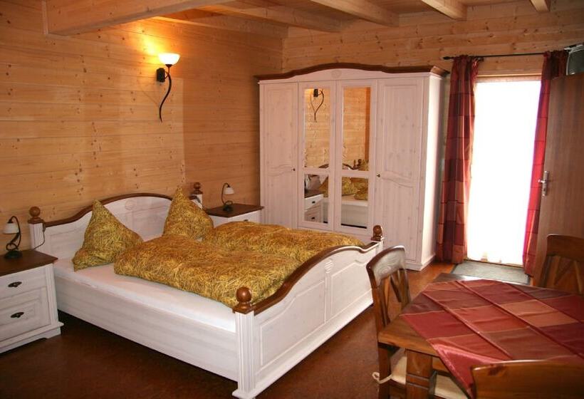 דירת חדר, Ute S Pension