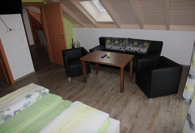 Люкс, Ute S Pension