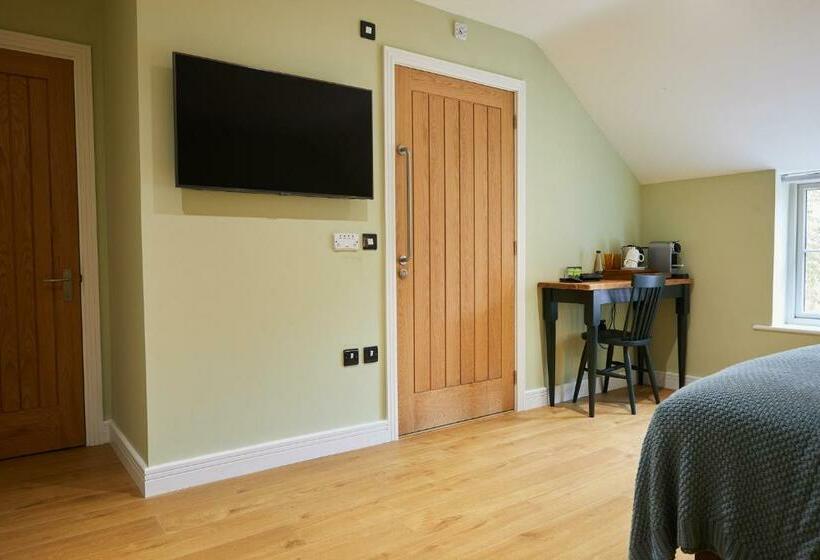 غرفة قياسية لذوى الاحتياجات الخاصة, The Lime Tree Inn