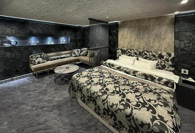 غرفة قياسية سرير كينج, Zala