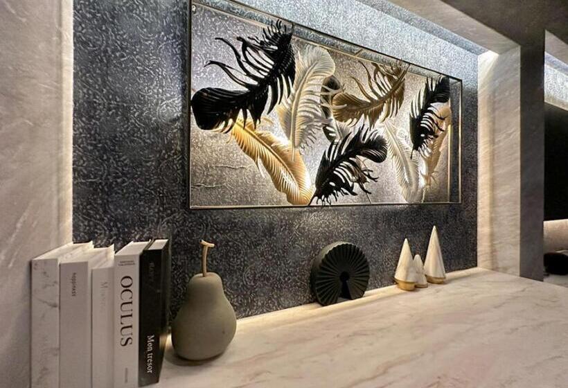 חדר סופריור, Zala