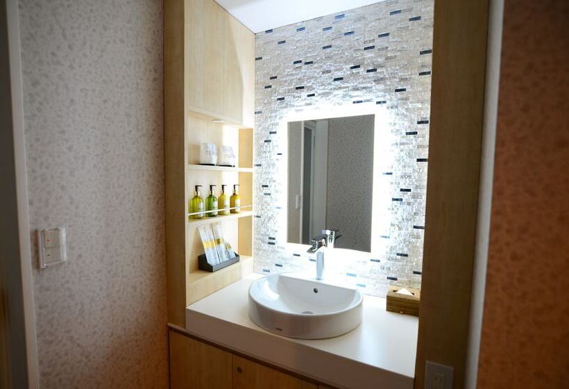 غرفة ديلوكس, Zala