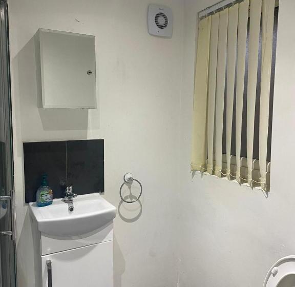 이코노미 룸, A A Guest Rooms Thamesmead