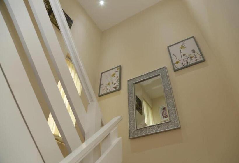 디럭스 룸, A A Guest Rooms Thamesmead