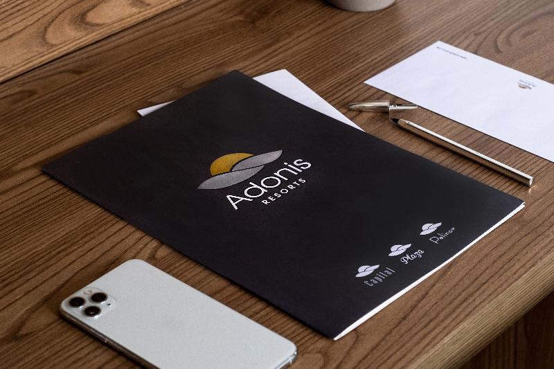 غرفة قياسية ثلاثية, Adonis Capital