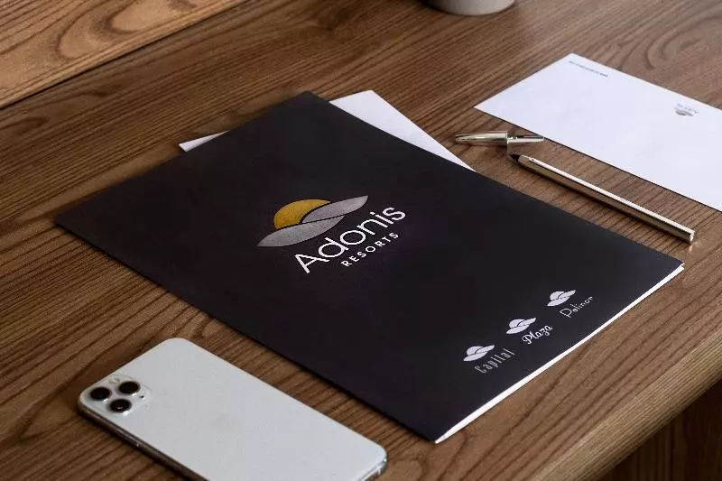 اتاق استاندارد سه نفره, Adonis Capital