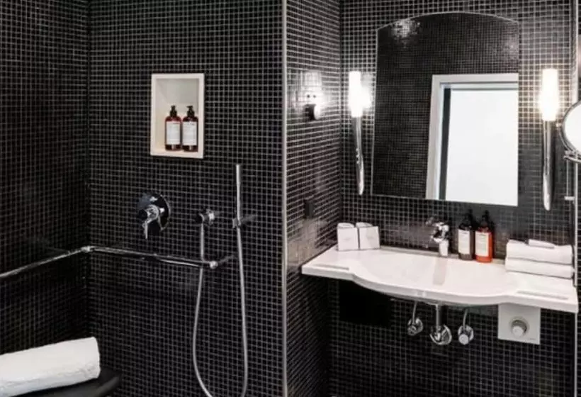 سوئیت با چشم‌انداز رودخانه, Designhotel überfluss
