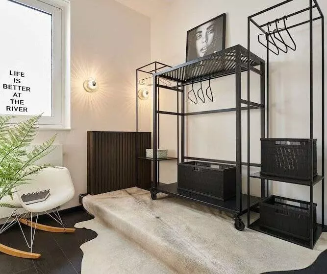 سوئیت با چشم‌انداز رودخانه, Designhotel überfluss
