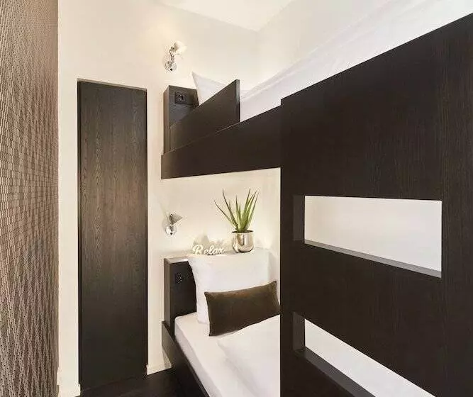 سوئیت با چشم‌انداز رودخانه, Designhotel überfluss