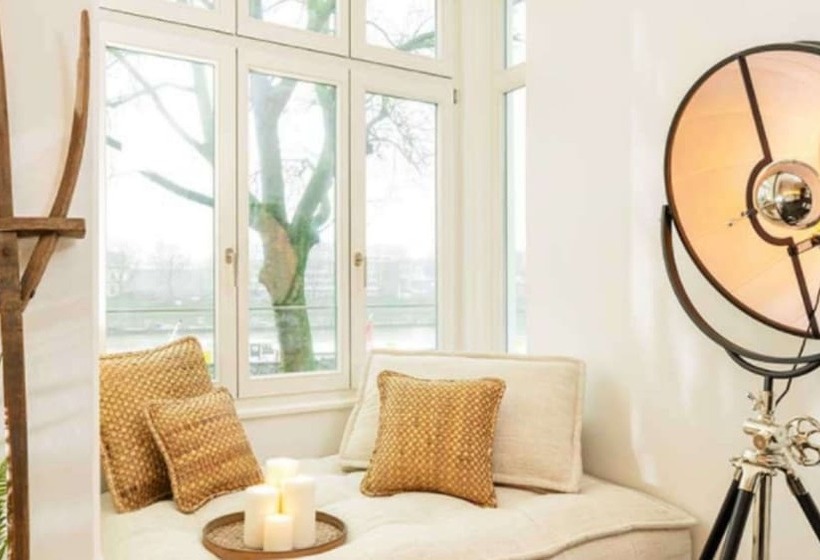 سوئیت با چشم‌انداز رودخانه, Designhotel überfluss