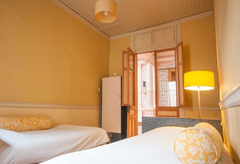 带共用浴室的标准房间, Happy House Hostel