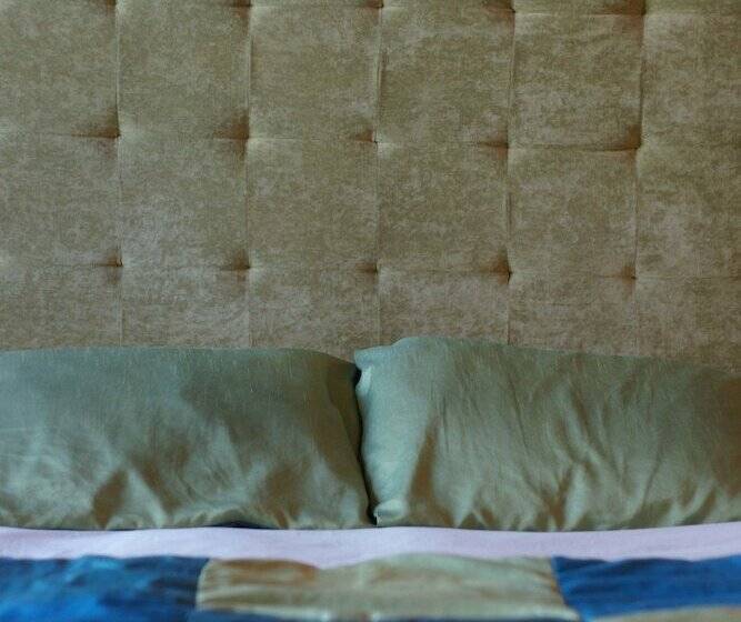 标准单人间共用浴室, Happy House Hostel