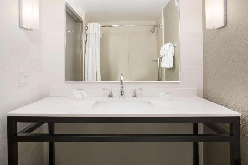 带大床的标准间, Hilton Garden Inn Salt Lake City/layton