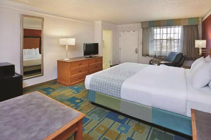 سوئیت با تخت بزرگ, Holiday Inn Express Hotel & Suites Tampa Usf Busch Gardens, An Ihg