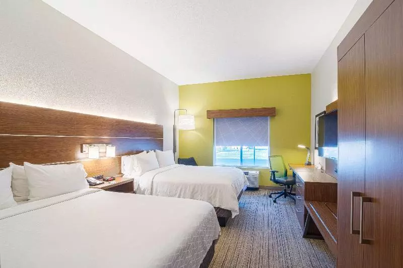 اتاق استاندارد برای معلولان, Holiday Inn Express Hotel & Suites Tampa Usf Busch Gardens, An Ihg