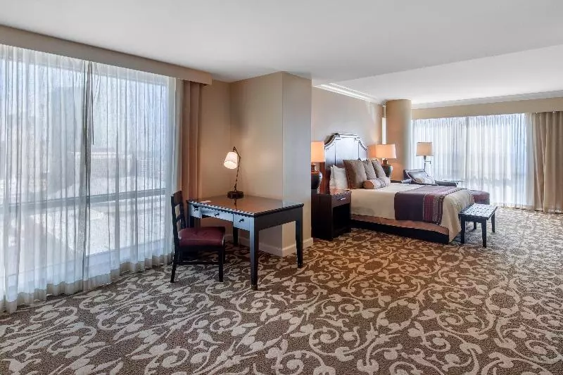 اتاق پرمیوم, Omni Fort Worth