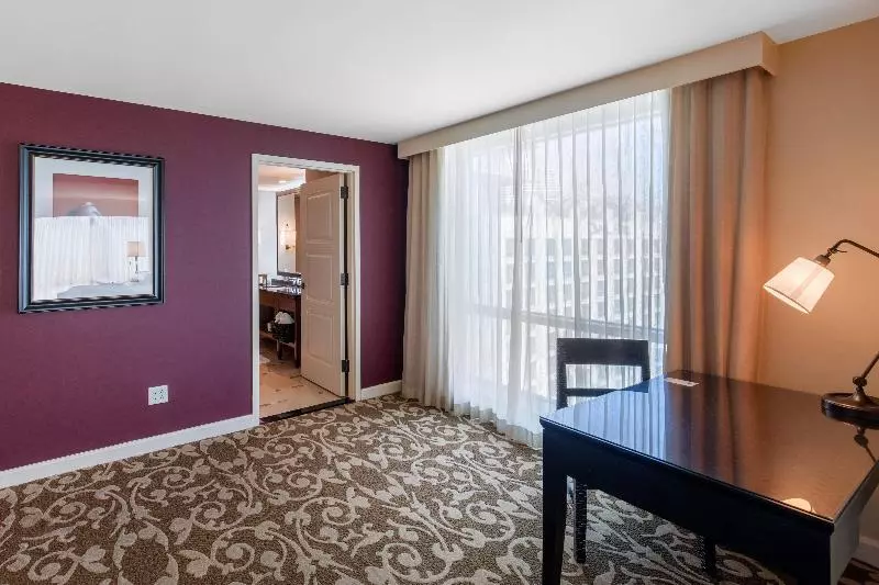 اتاق پرمیوم, Omni Fort Worth