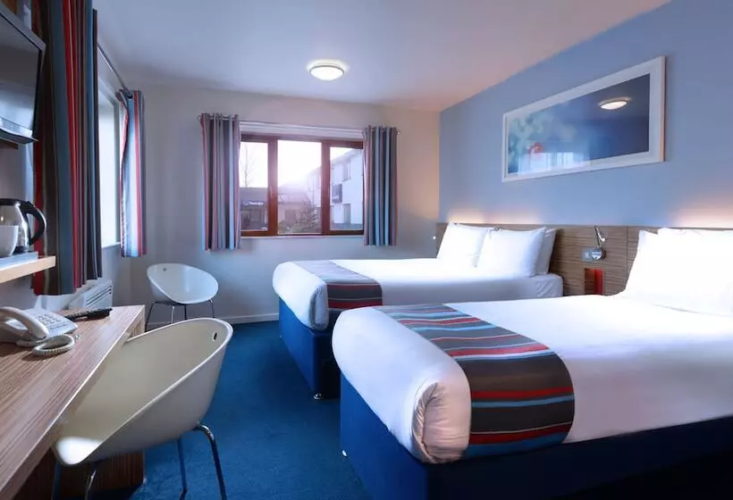 اتاق استاندارد سه نفره, Travelodge Limerick Castletroy