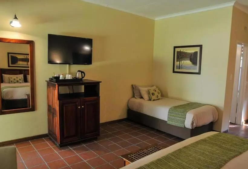 اتاق کلاسیک سه تخته, Tzaneen Country Lodge