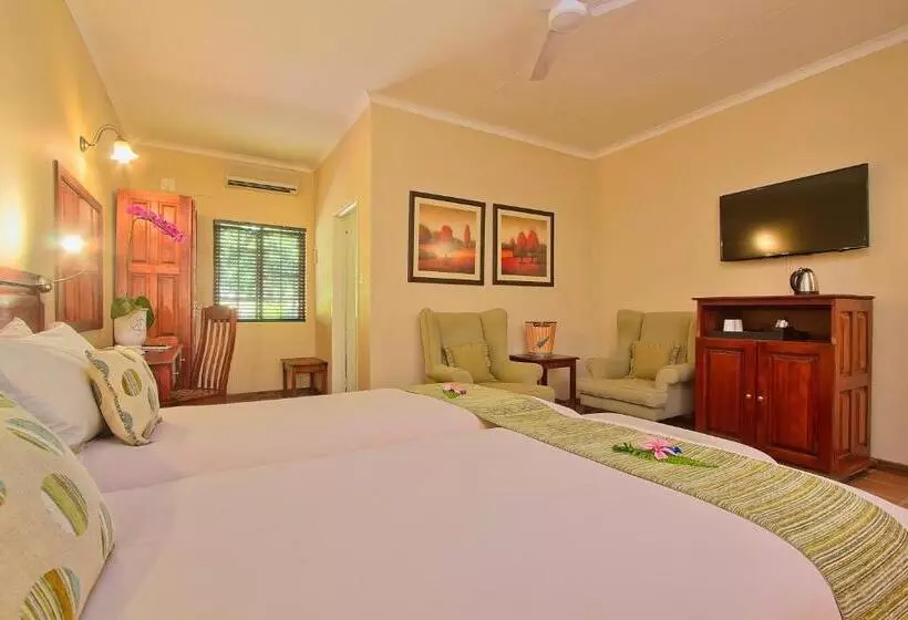 اتاق کلاسیک سه تخته, Tzaneen Country Lodge