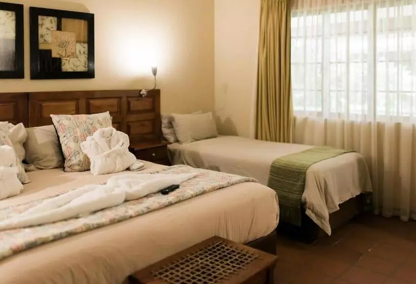 اتاق کلاسیک سه تخته, Tzaneen Country Lodge