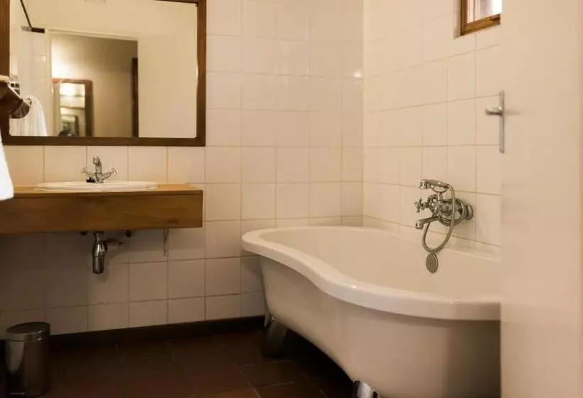 اتاق کلاسیک سه تخته, Tzaneen Country Lodge