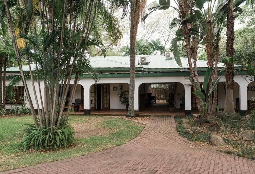디럭스 룸, Tzaneen Country Lodge