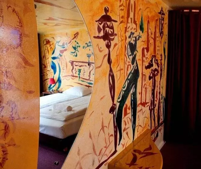 Standard Single Room, St Christophers Inn At The Winston