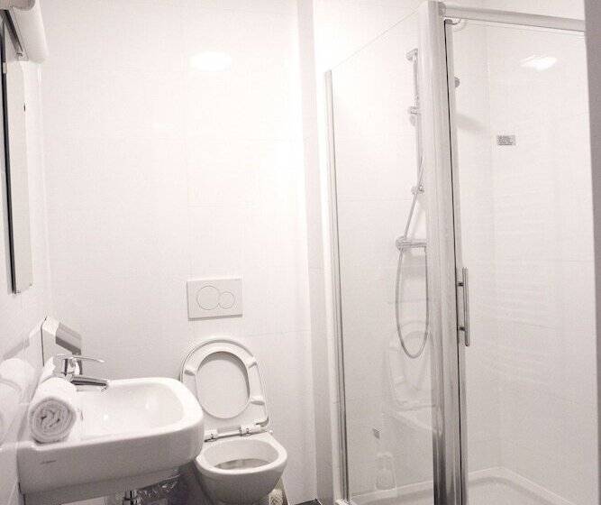 اتاق پرمیوم, St Christophers Inn At The Winston