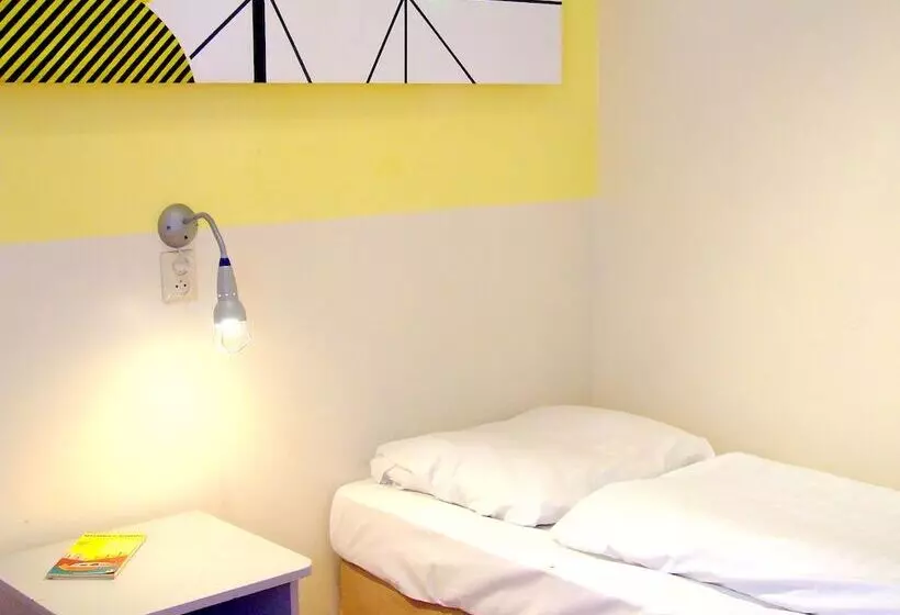 Basic Room, St Christophers Inn At The Winston