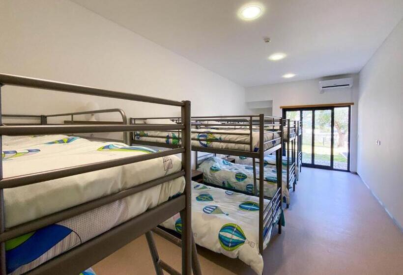 ルームシェアのワンベッド, Albergue Da Juventude