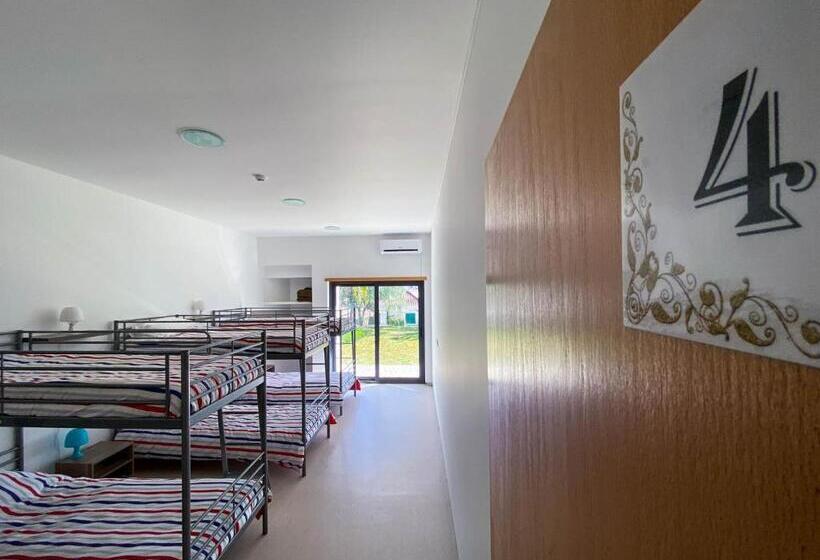Кровать в Общей Комнате, Albergue Da Juventude