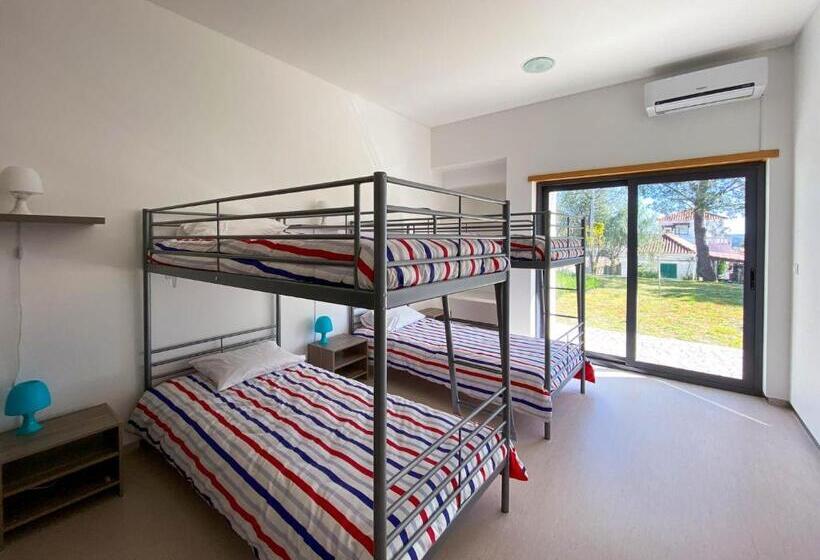 מיטה בחדר משותף, Albergue Da Juventude