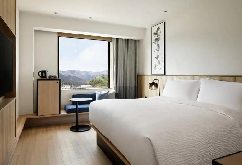 キングサイズベッドのスタンダードルーム, Fairfield By Marriott Mie Okuise Odai