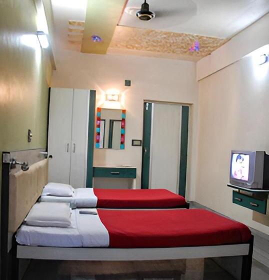 غرفة ديلوكس, Garg