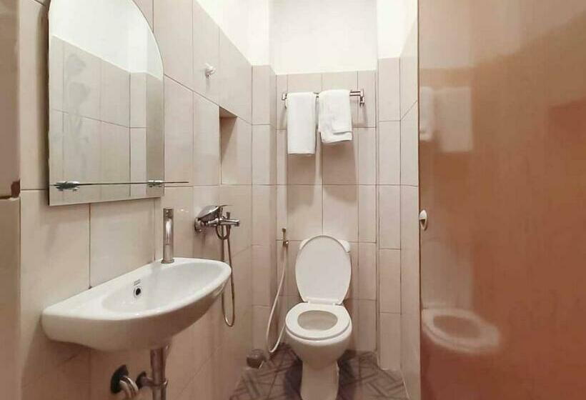 Люкс, Reddoorz Plus @ Jalan Letda Sujono Medan 2