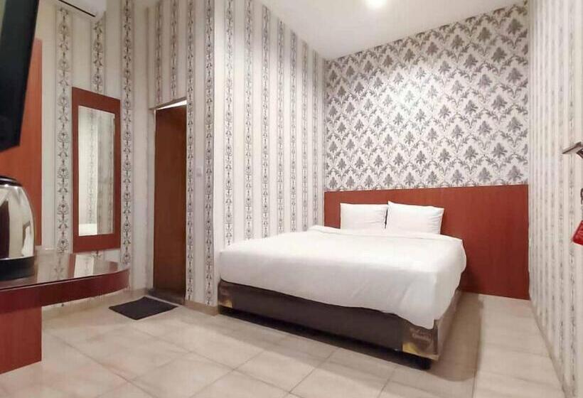 디럭스 룸, Reddoorz Plus @ Jalan Letda Sujono Medan 2