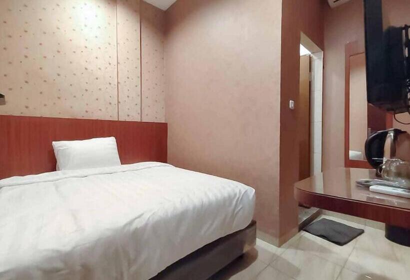 스탠다드 룸, Reddoorz Plus @ Jalan Letda Sujono Medan 2