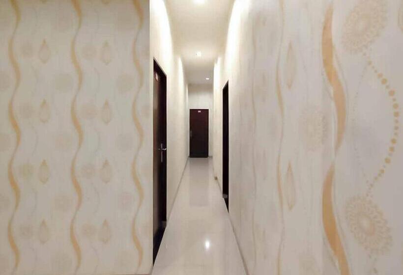 스위트, Reddoorz Plus @ Jalan Letda Sujono Medan 2