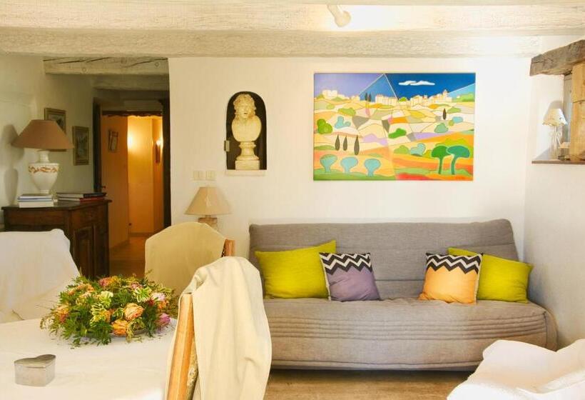 דירת חדר סופריור, Le Castélas