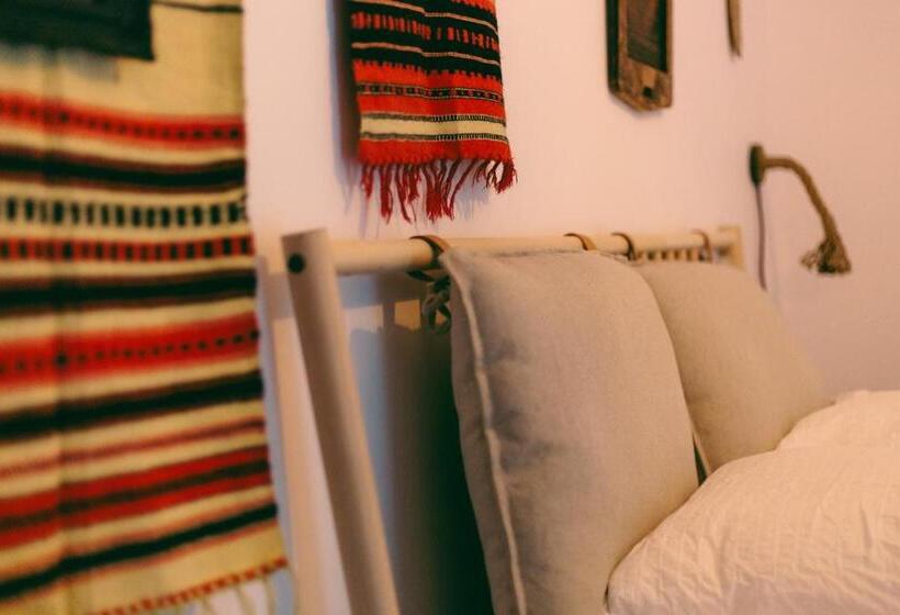 غرفة قياسية, Alunis Retreat