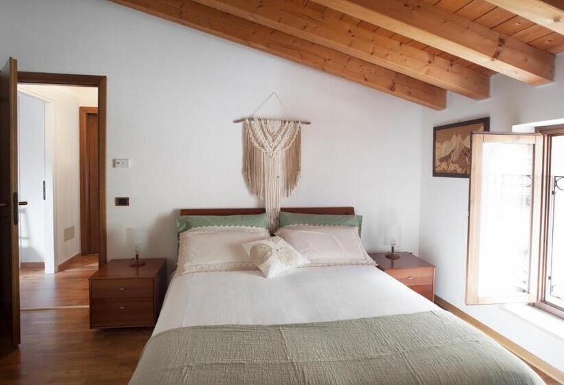 Апартаменты 2 Спальни, B&b In Contrá