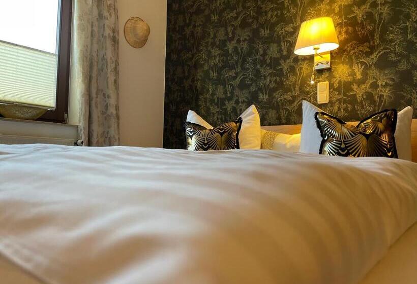 スタンダードルーム, Freigeist • Pension & Brasserie