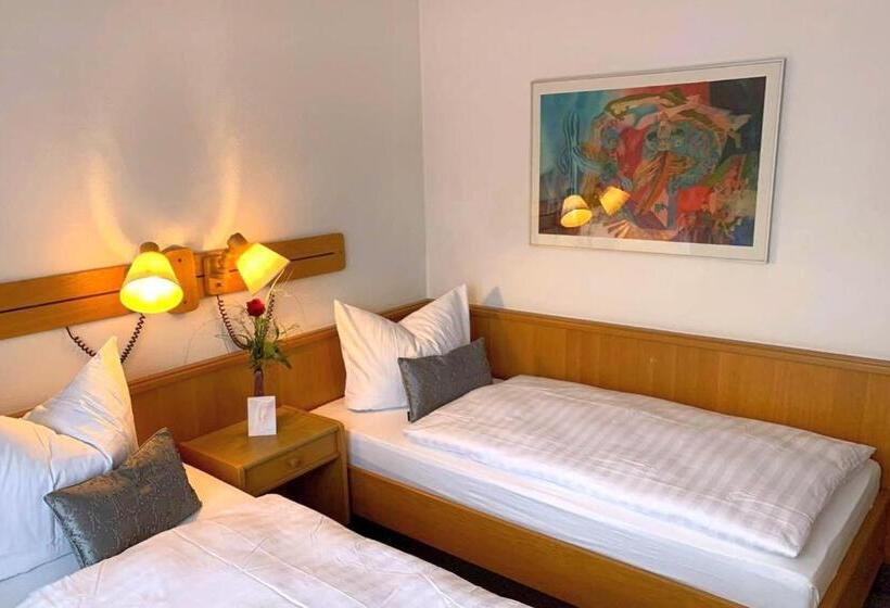 スタンダードルーム, Freigeist • Pension & Brasserie