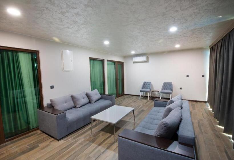 プールの見える１ベッドルームアパートメント, Villa Euphoria