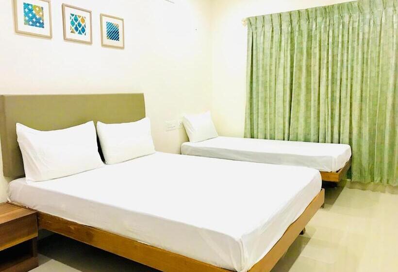 غرفة قياسية ثلاثية, Malli Resort