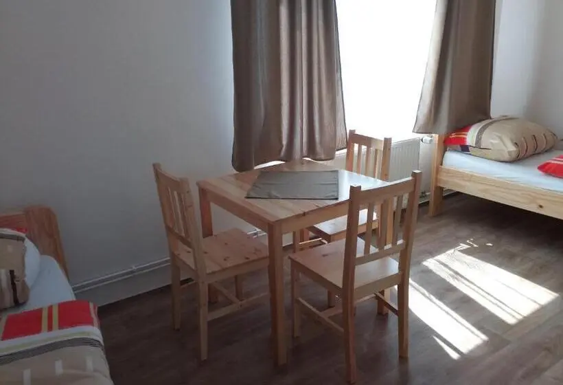 スタンダード４人部屋, Penzion Athéna   Sportovní Areál