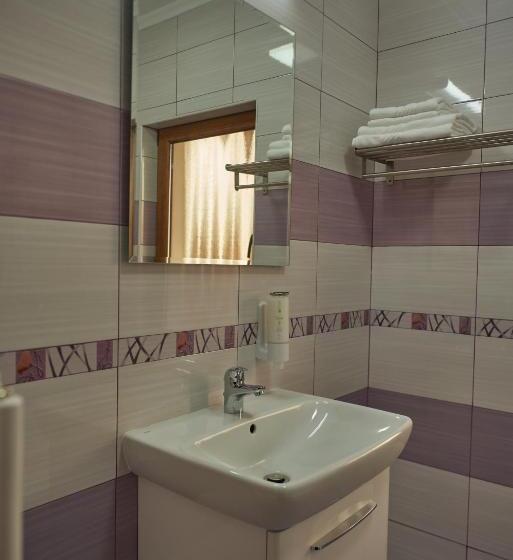 Номер Стандарт, Pensiunea Rares